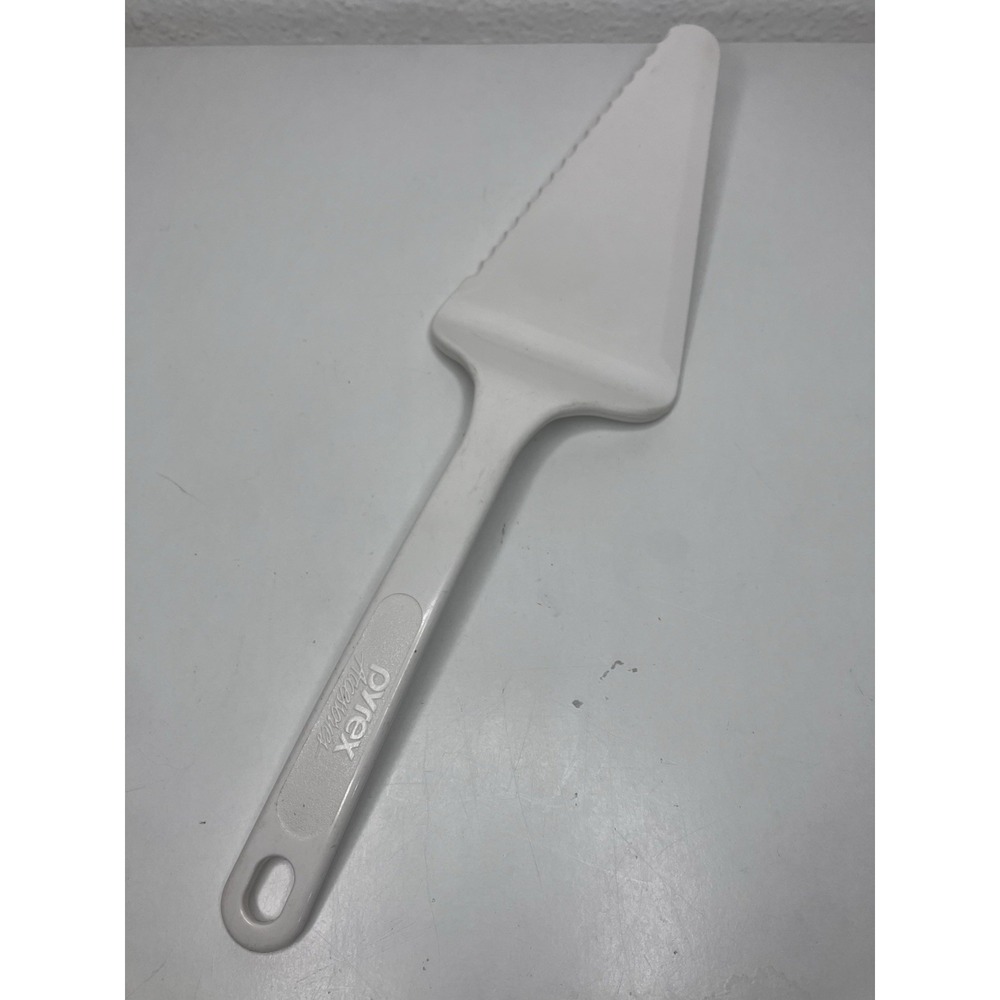 Vintage Pyrex Accessories Cream White Plastic Pie Cake Server Serrated 12" #3370
